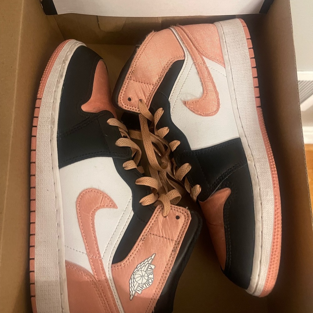 Air Jordan 1 Mid (GS) Authentic